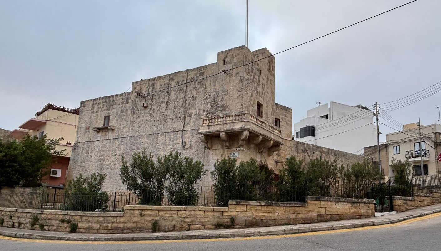 Torri Lanzon Castello Lanzun San Gwann Malta fortified tower