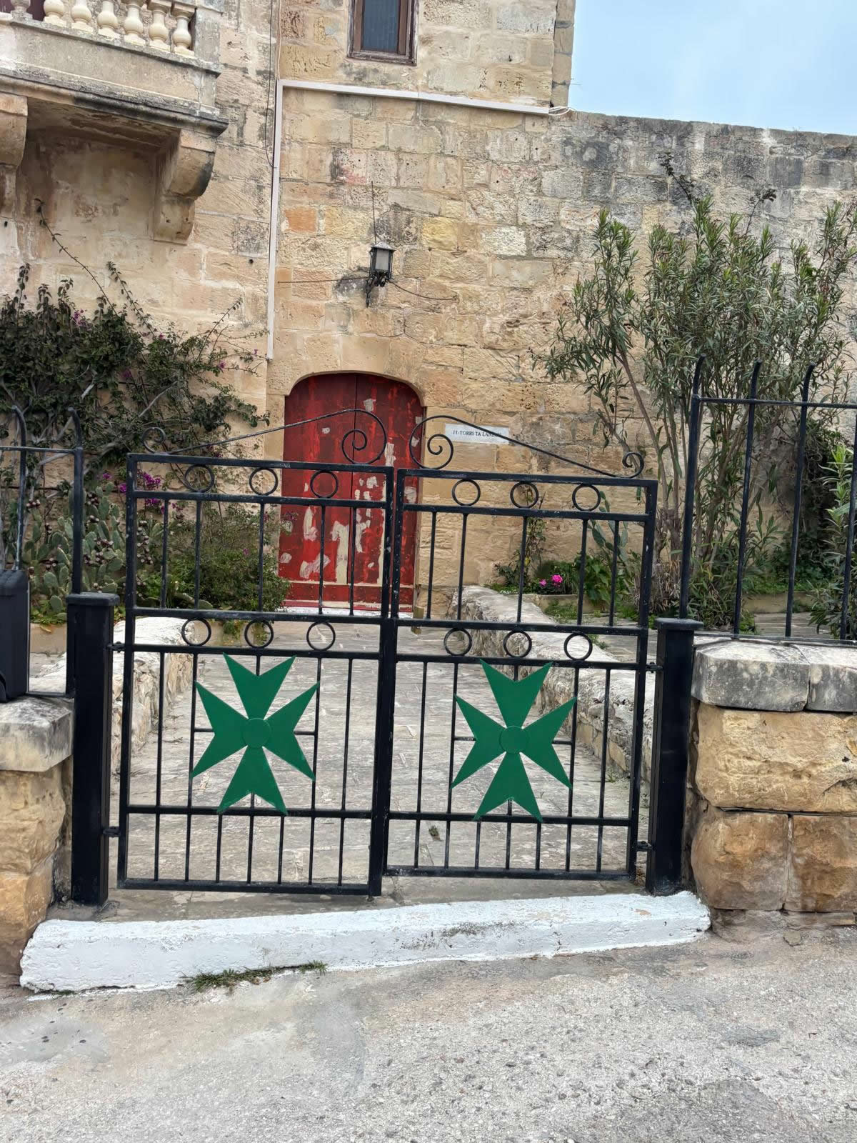 Torri Lanzon Castello Lanzun San Gwann Malta fortified tower