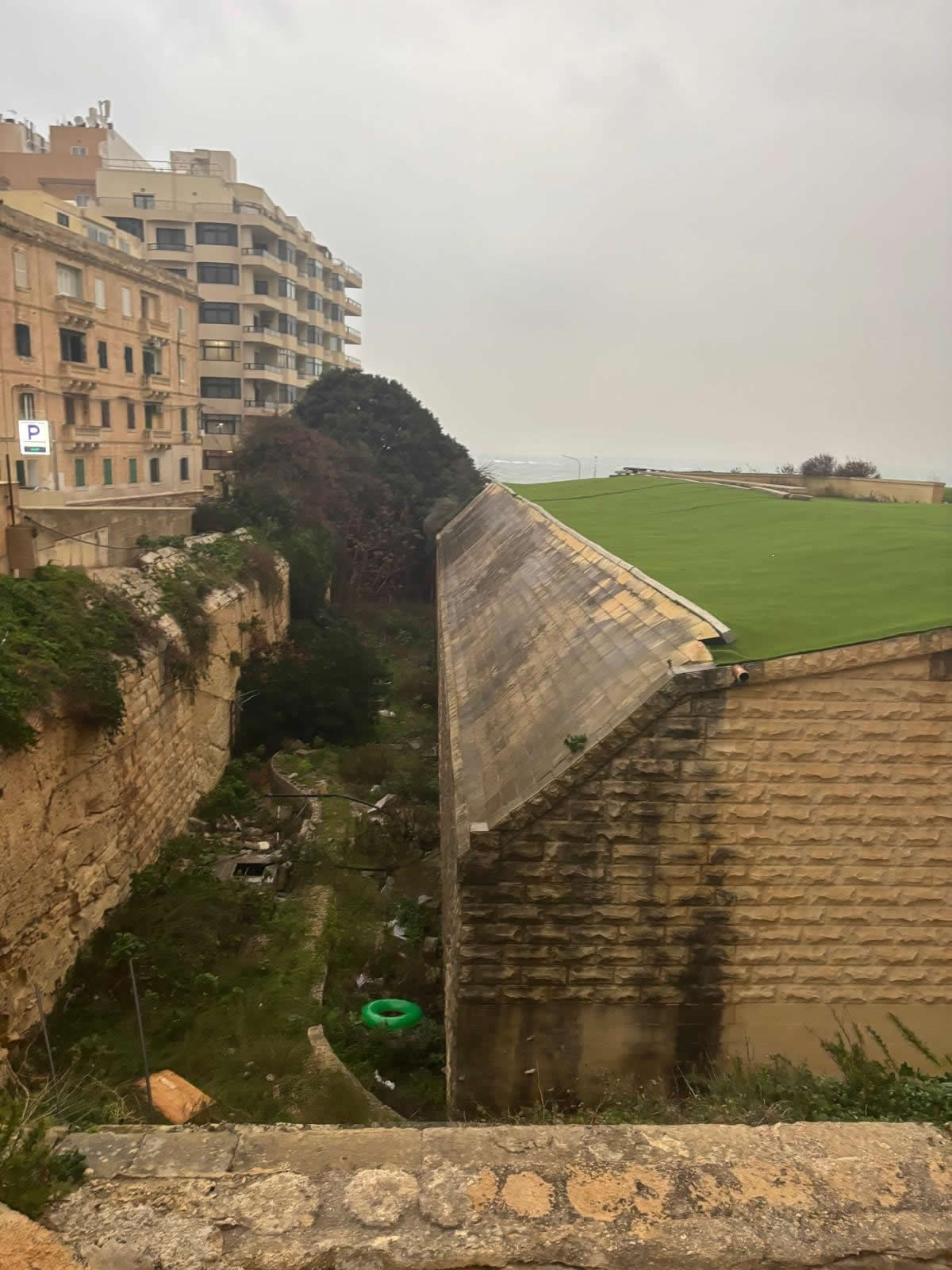 Cambridge Battery, Sliema