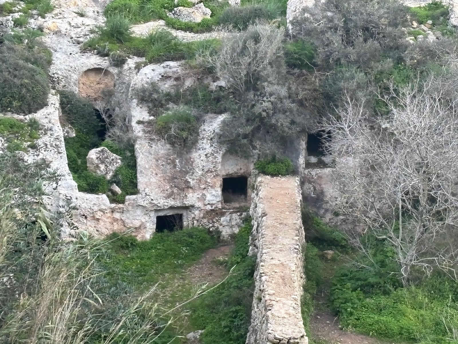 Binġemma Necropolis  (Bingemma Rock-Cut Tombs)