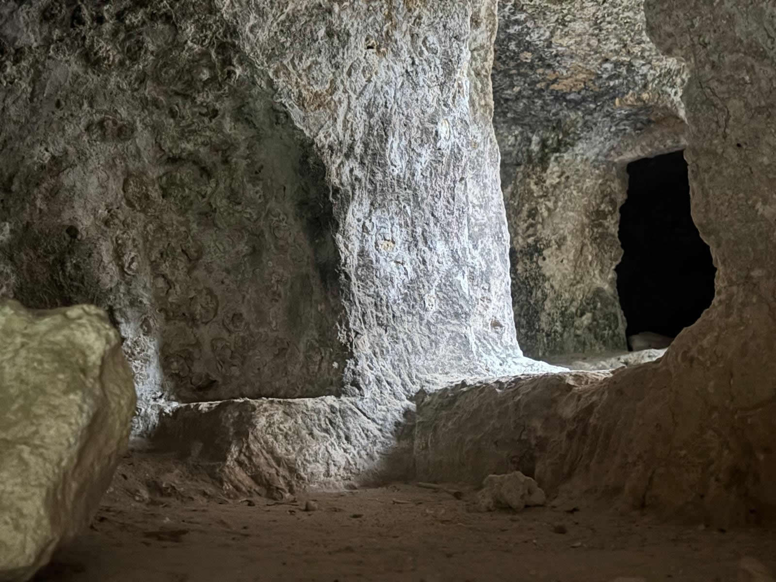 Binġemma Necropolis  (Bingemma Rock-Cut Tombs)