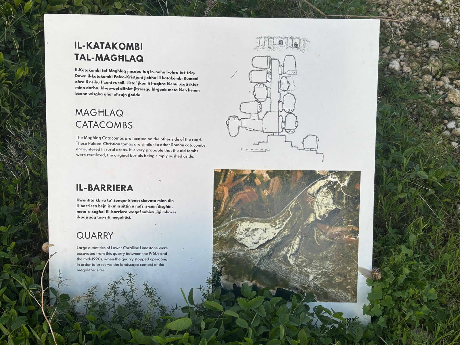 Magħlaq Rock-Cut Tombs (Ħabel l-Abjad), Qrendi