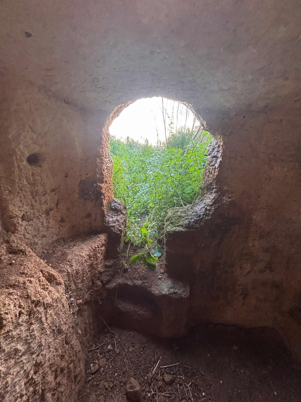 Magħlaq Rock-Cut Tombs (Ħabel l-Abjad), Qrendi