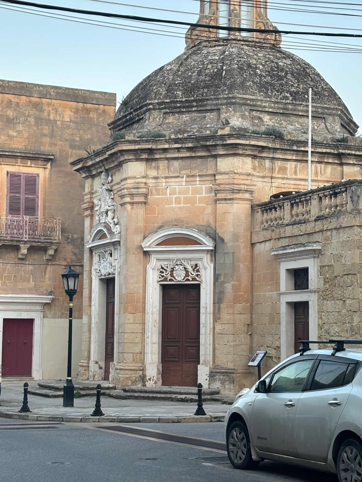 Il-knisja tal-Madonna tad-Duluri, Żebbuġ - exterior