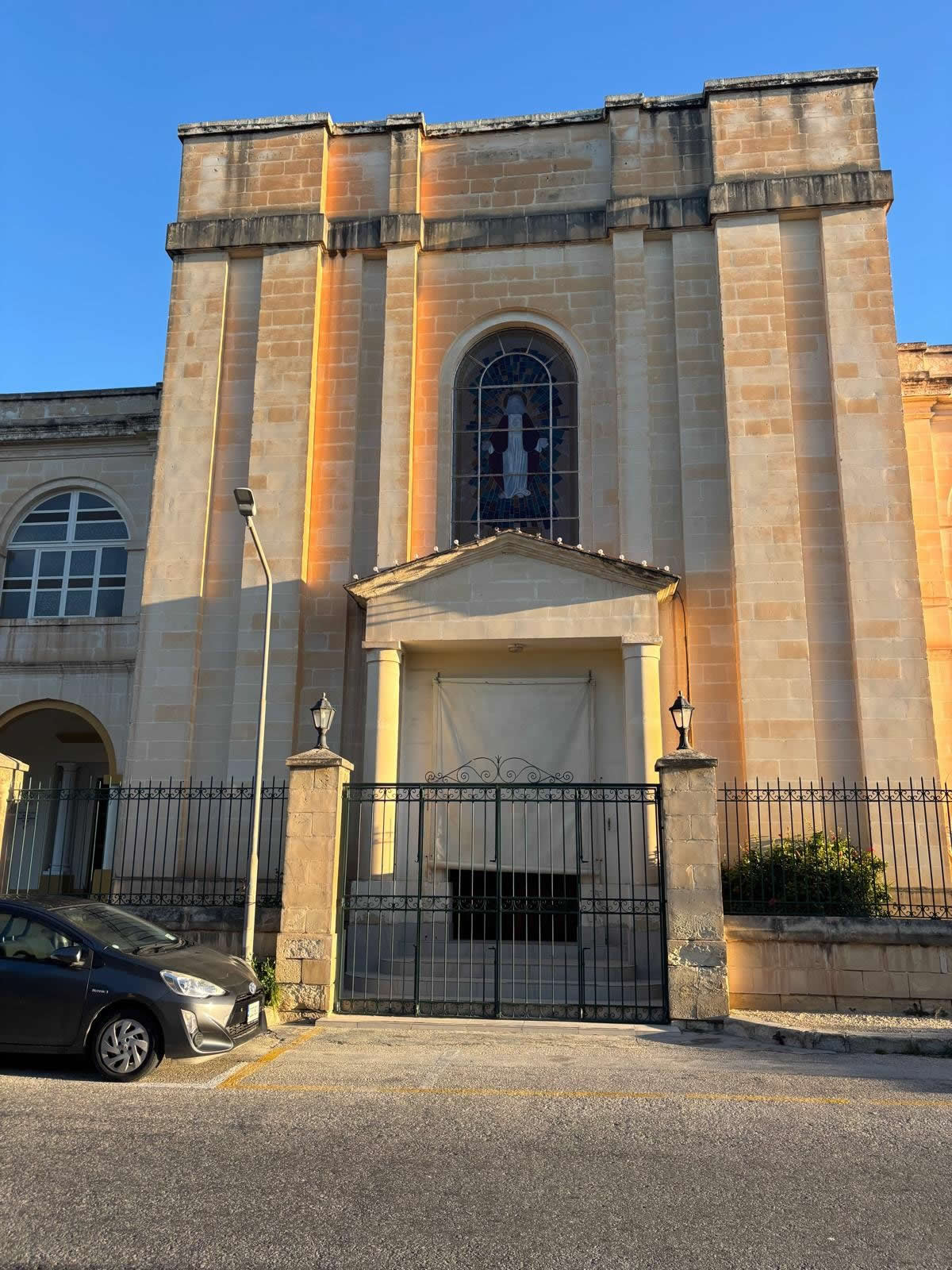 Christ the King Convent, Fleur-de-Lys, Malta – exterior front view