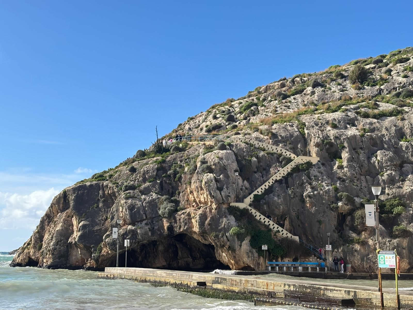 Xlendi Bay & Beach (Gozo)