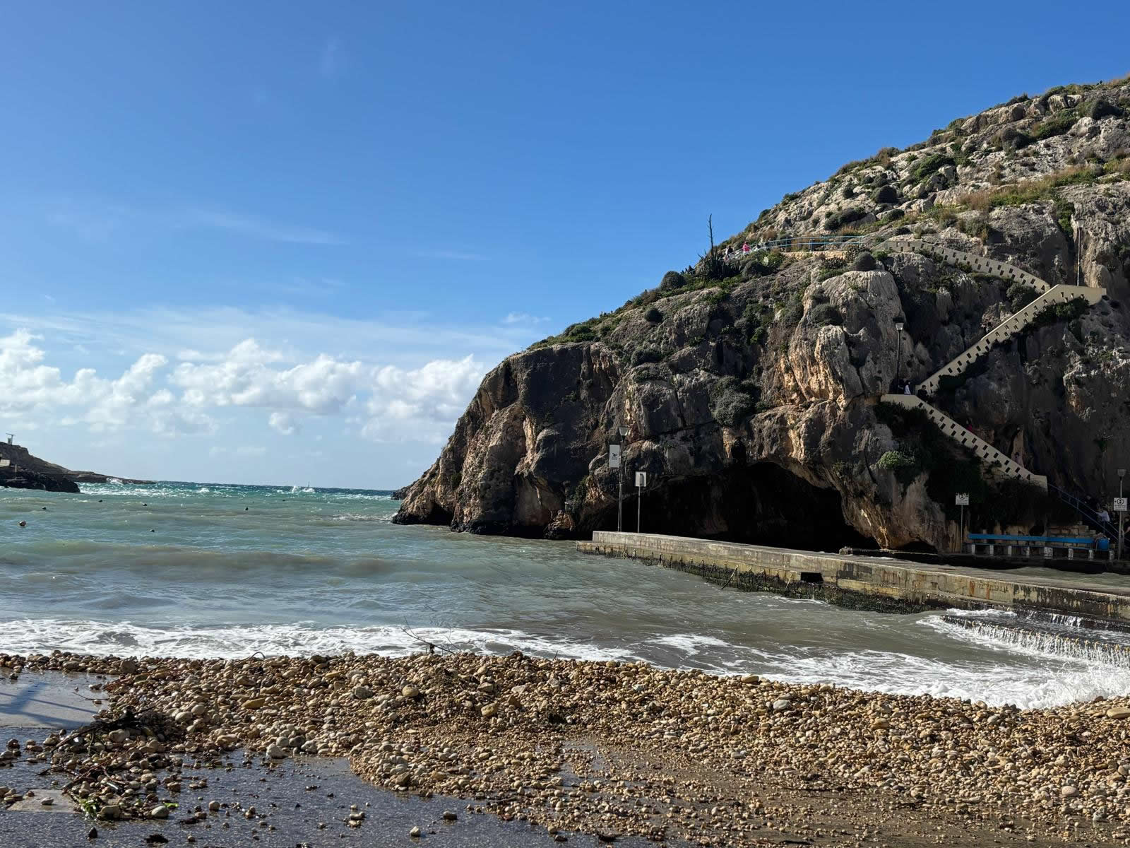 Xlendi Bay & Beach (Gozo)