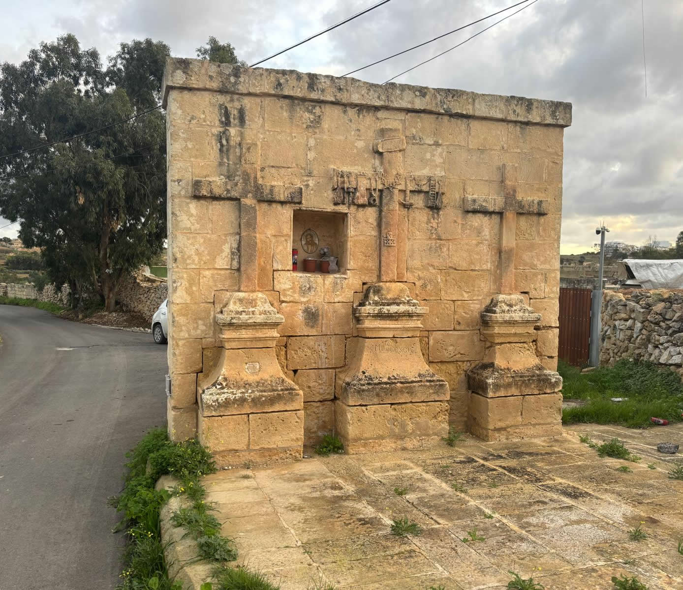 The Three Crosses (It-Tliet Slaleb), Marsaskala