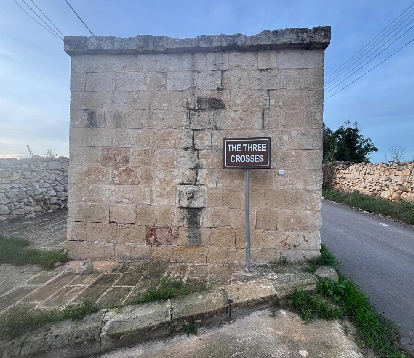 The Three Crosses (It-Tliet Slaleb), Marsaskala