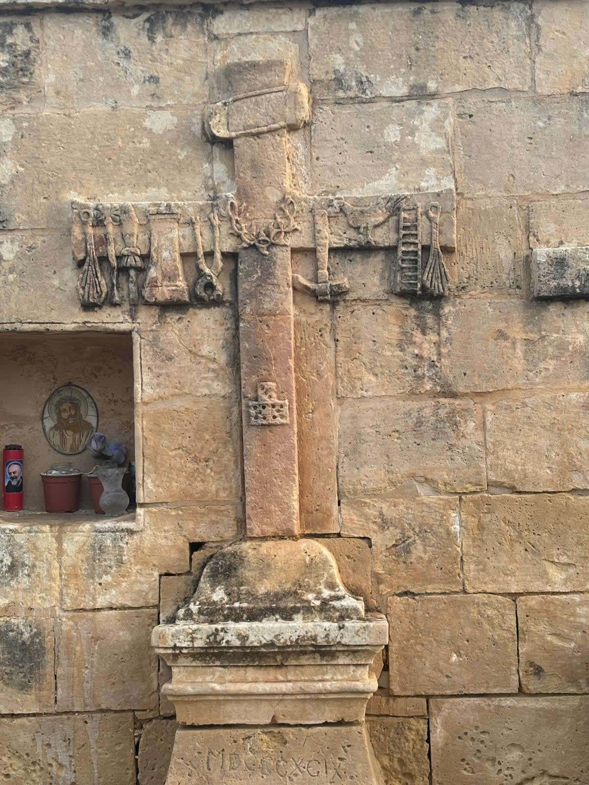 The Three Crosses (It-Tliet Slaleb), Marsaskala