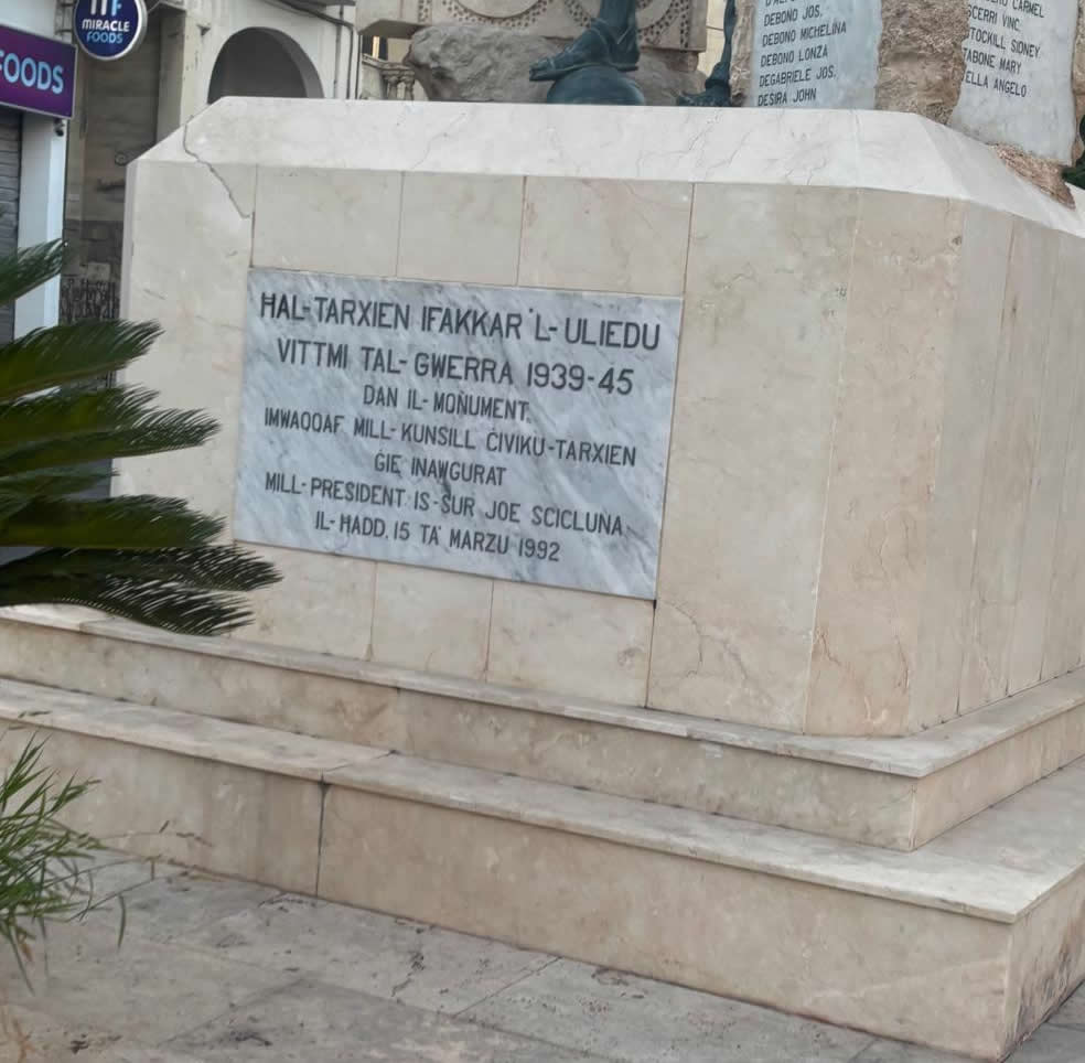 Tarxien War Memorial Malta – Maltese inscription on the base commemorating war victims 1939–1945